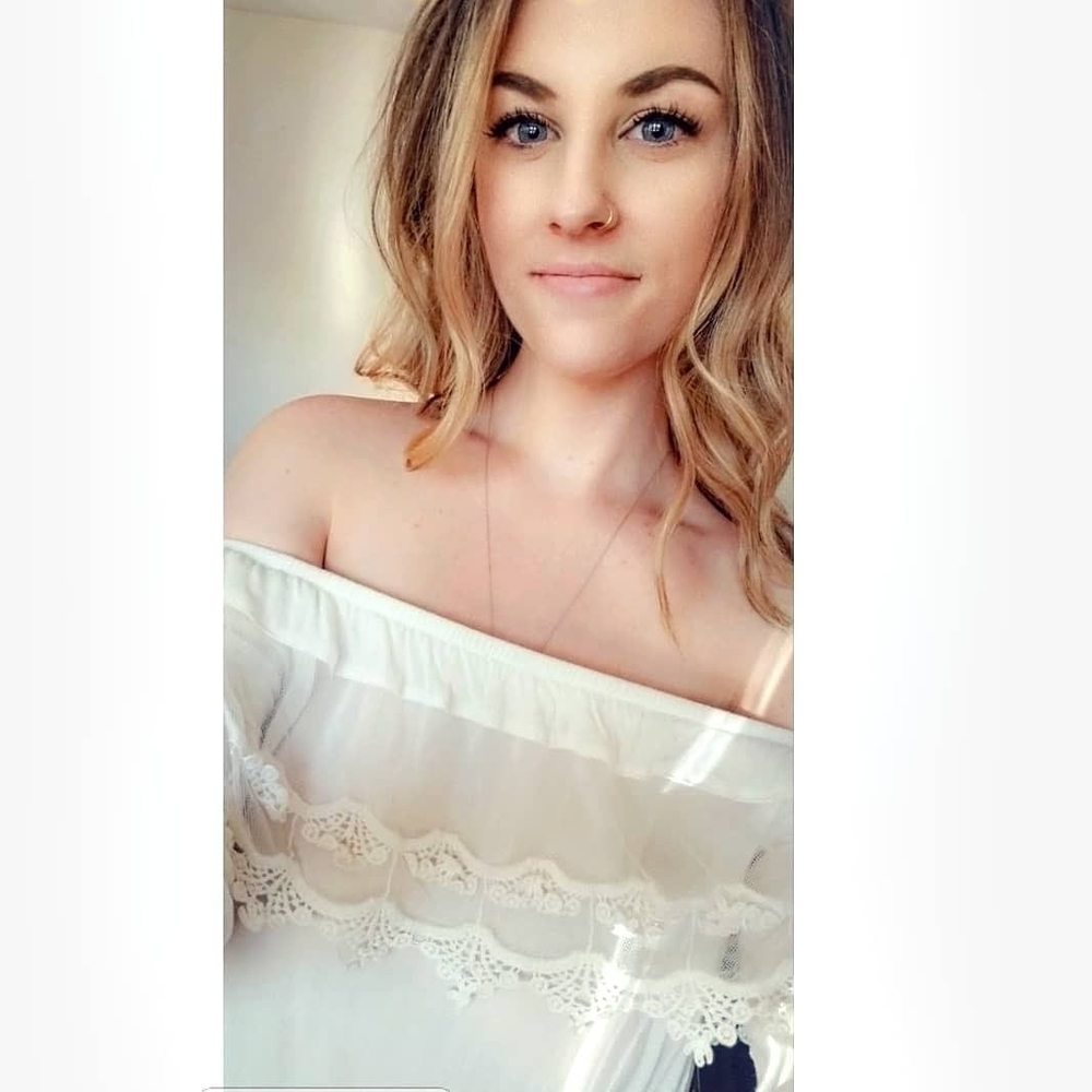 Meet your Posher, Courtney